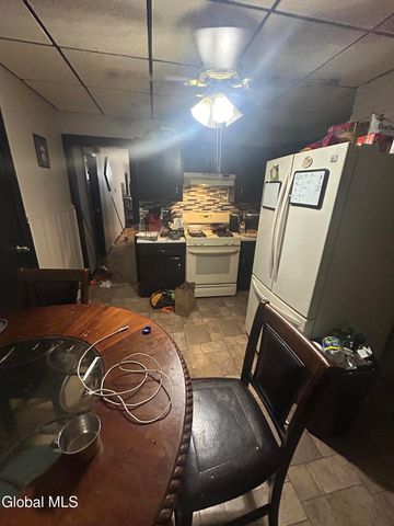 130 6th Avenue, Troy, NY 12180