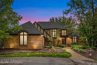 2863 MEADOWOOD LANE, Bloomfield Charter Township, MI 48302