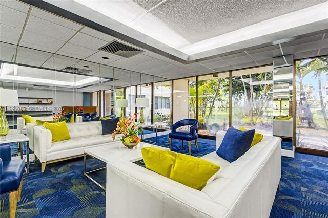 4330 Hillcrest Dr 405, Hollywood, FL 33021