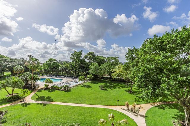 4330 Hillcrest Dr 405, Hollywood, FL 33021