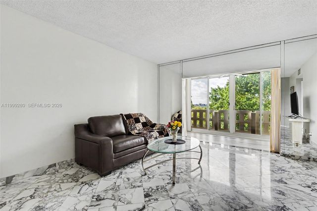 4330 Hillcrest Dr 405, Hollywood, FL 33021