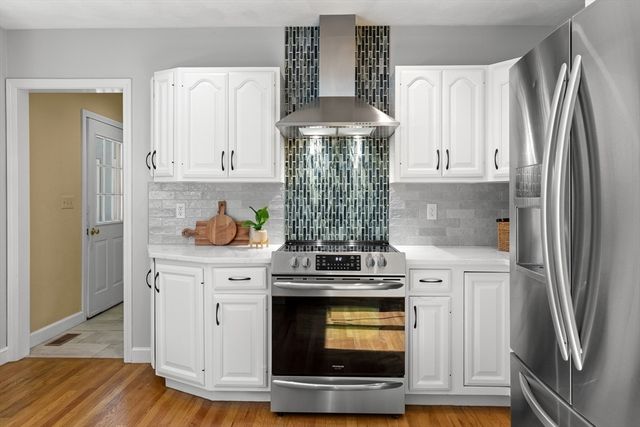 247 Bridges Ln, North Andover, MA 01845