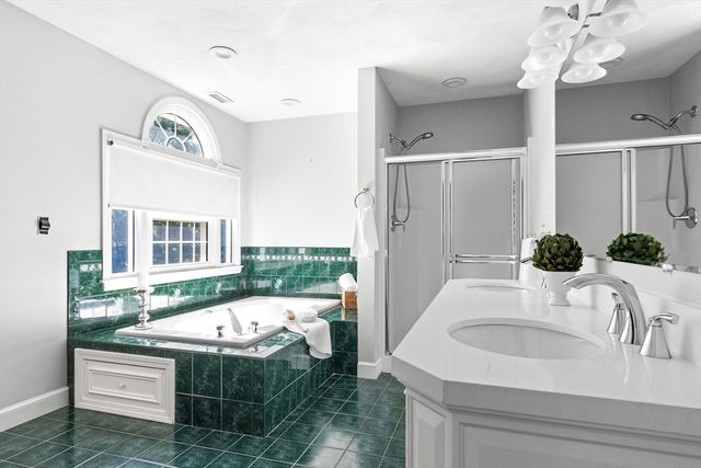 247 Bridges Ln, North Andover, MA 01845