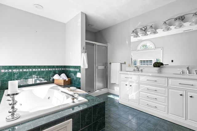 247 Bridges Ln, North Andover, MA 01845