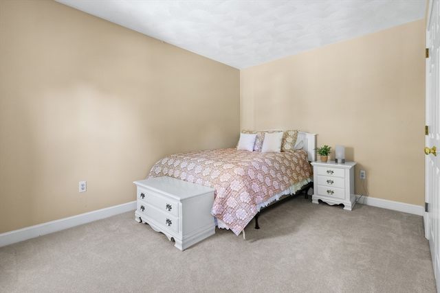 247 Bridges Ln, North Andover, MA 01845