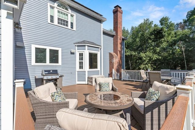 247 Bridges Ln, North Andover, MA 01845