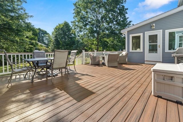 247 Bridges Ln, North Andover, MA 01845