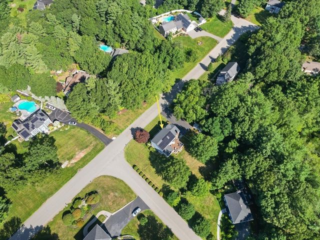 247 Bridges Ln, North Andover, MA 01845