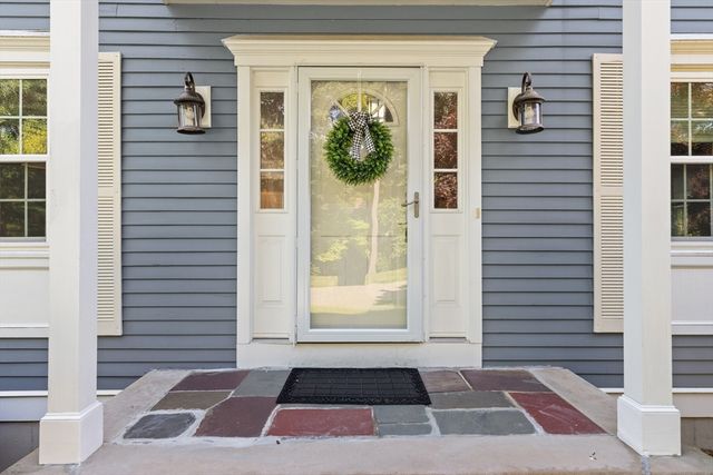 247 Bridges Ln, North Andover, MA 01845