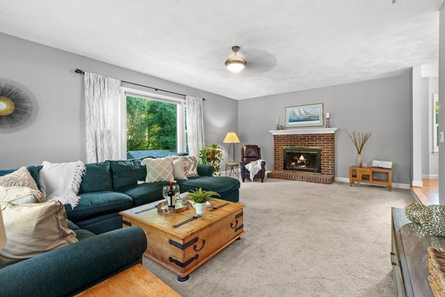 247 Bridges Ln, North Andover, MA 01845