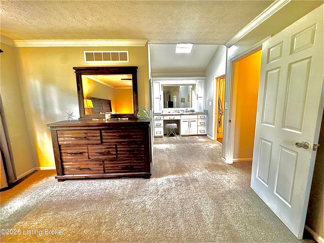 7607 Briarwood Dr, Crestwood, KY 40014