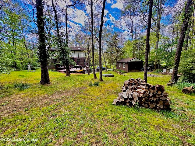 7607 Briarwood Dr, Crestwood, KY 40014