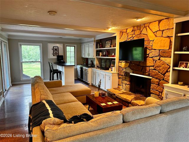 7607 Briarwood Dr, Crestwood, KY 40014