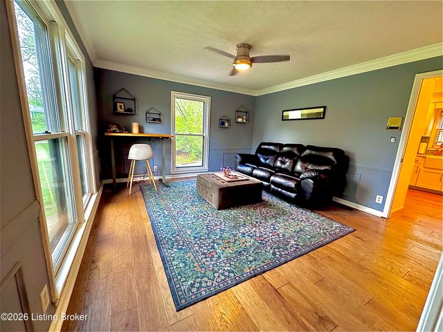 7607 Briarwood Dr, Crestwood, KY 40014