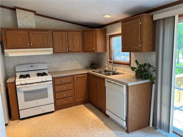 1 Darius Lane, Coventry, RI 02816