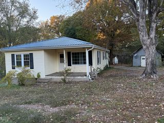 1212 Dotsonville Rd, Clarksville, TN 37042