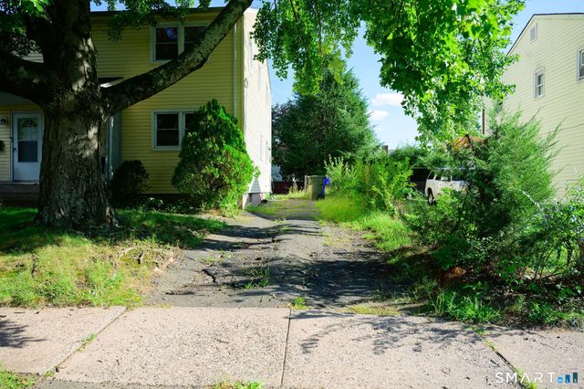 5-7 Leichtner Drive, East Hartford, CT 06118