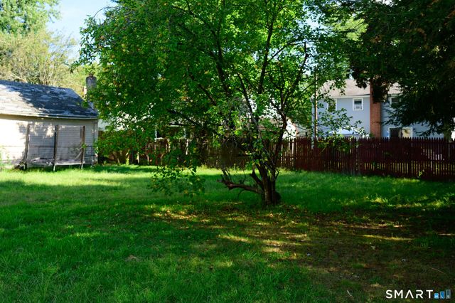 5-7 Leichtner Drive, East Hartford, CT 06118