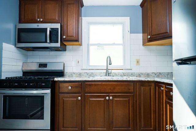5-7 Leichtner Drive, East Hartford, CT 06118