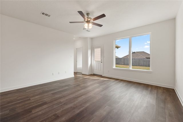 222 Cross Lane, Caldwell, TX 77836