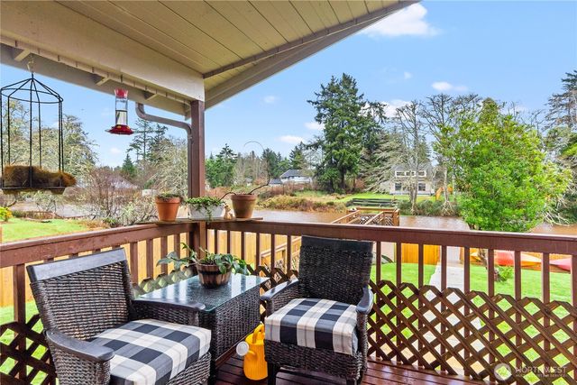 350 Dolphin Avenue NE, Ocean Shores, WA 98569