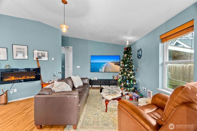 350 Dolphin Avenue NE, Ocean Shores, WA 98569