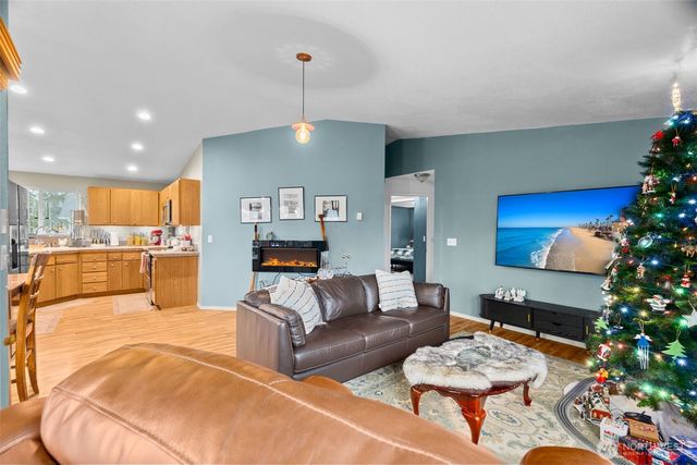 350 Dolphin Avenue NE, Ocean Shores, WA 98569