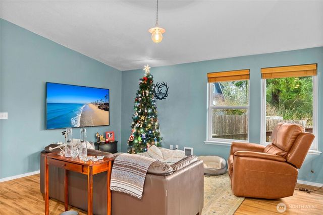 350 Dolphin Avenue NE, Ocean Shores, WA 98569