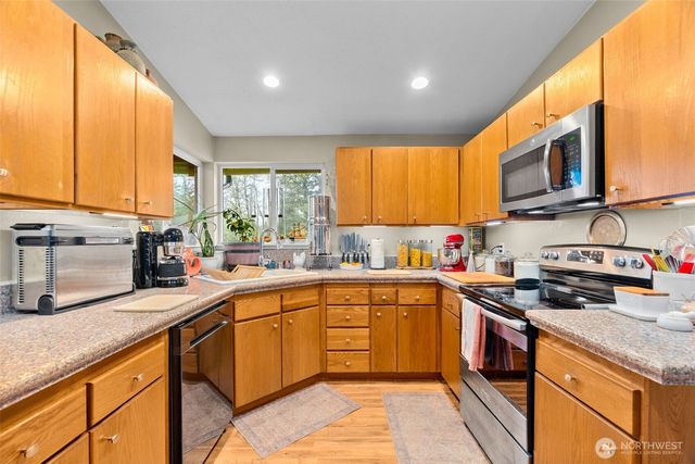 350 Dolphin Avenue NE, Ocean Shores, WA 98569