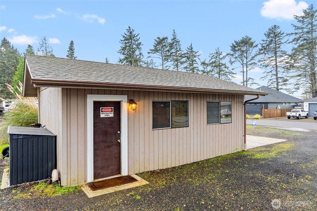 350 Dolphin Avenue NE, Ocean Shores, WA 98569