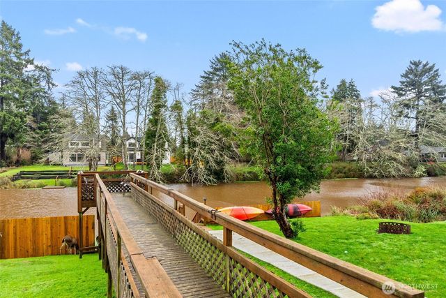 350 Dolphin Avenue NE, Ocean Shores, WA 98569