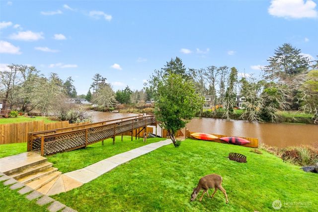 350 Dolphin Avenue NE, Ocean Shores, WA 98569