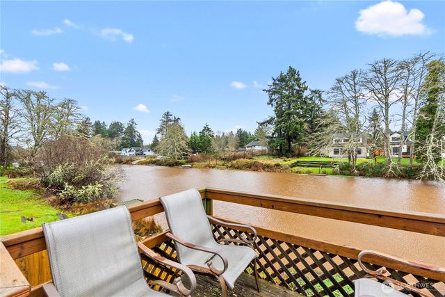 350 Dolphin Avenue NE, Ocean Shores, WA 98569