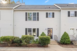 76 Case Ave 76, Seekonk, MA 02771