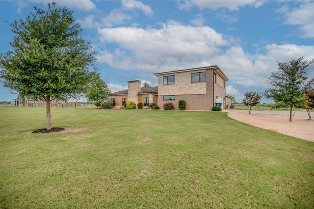 3221 Wilson Road, Palmer, TX 75152