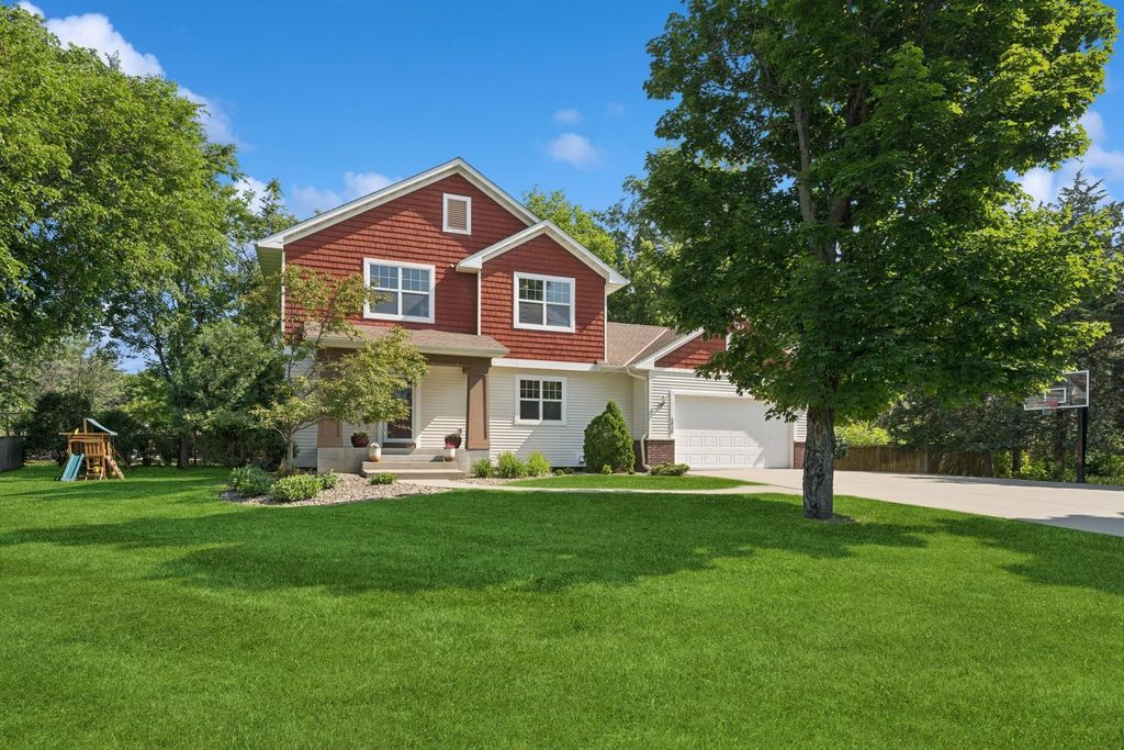 1020 Bliss Lane, Bloomington, MN 55431