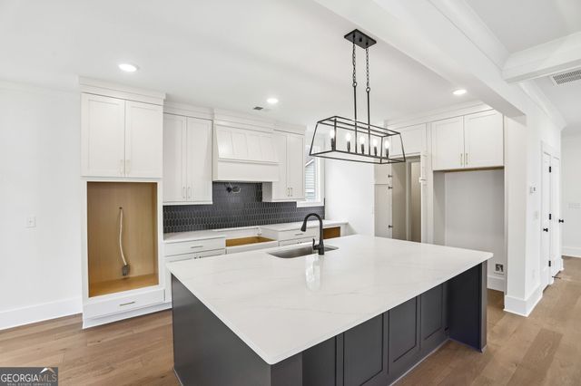 3265 Hilltop Circle, Marietta, GA 30066
