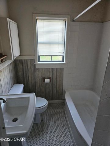 768 Main Street, Chipley, FL 32428