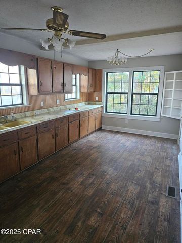 768 Main Street, Chipley, FL 32428