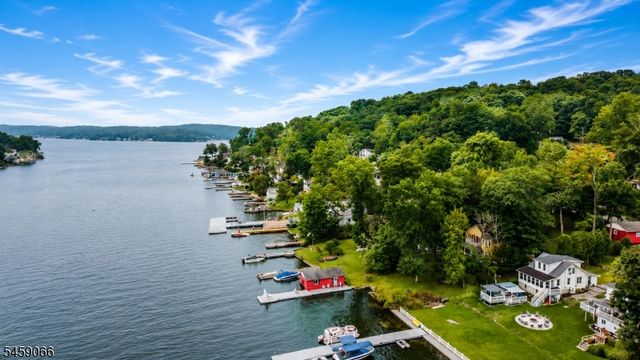 439 Lakeside Blvd, Hopatcong Boro, NJ 07843