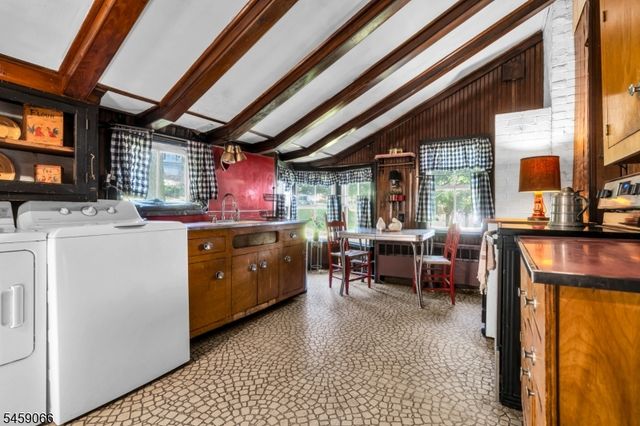 439 Lakeside Blvd, Hopatcong Boro, NJ 07843