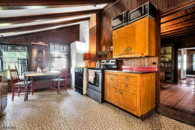 439 Lakeside Blvd, Hopatcong Boro, NJ 07843