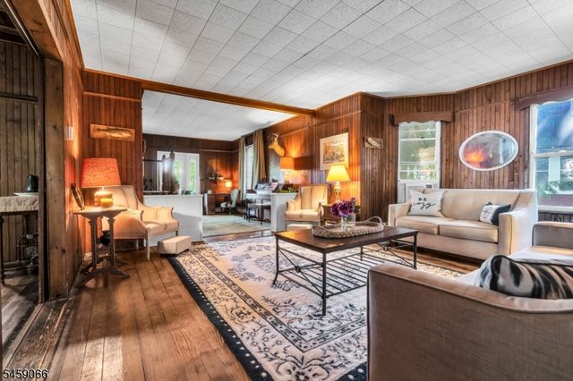 439 Lakeside Blvd, Hopatcong Boro, NJ 07843
