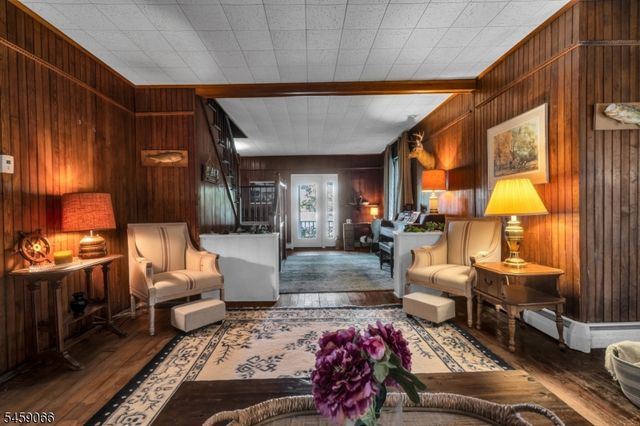 439 Lakeside Blvd, Hopatcong Boro, NJ 07843