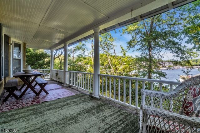 439 Lakeside Blvd, Hopatcong Boro, NJ 07843