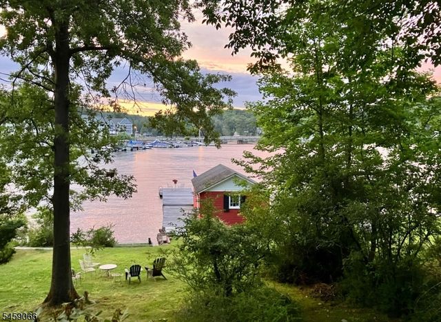 439 Lakeside Blvd, Hopatcong Boro, NJ 07843