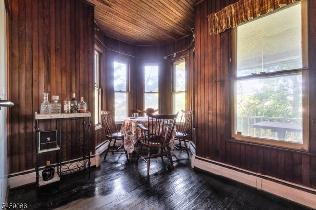 439 Lakeside Blvd, Hopatcong Boro, NJ 07843