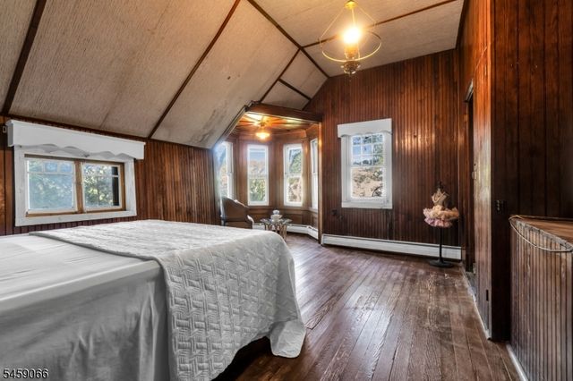 439 Lakeside Blvd, Hopatcong Boro, NJ 07843