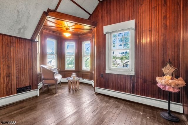 439 Lakeside Blvd, Hopatcong Boro, NJ 07843
