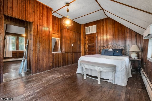 439 Lakeside Blvd, Hopatcong Boro, NJ 07843